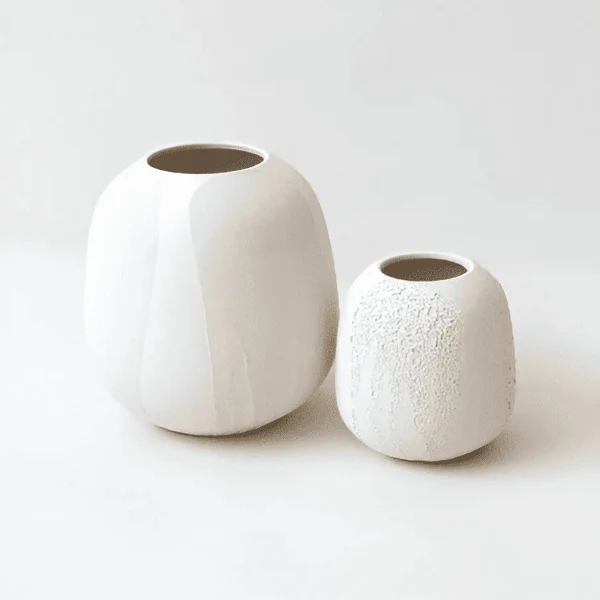 Vase boule en céramique volcanique