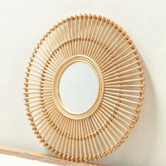 Miroir en rotin fait main forme soleil