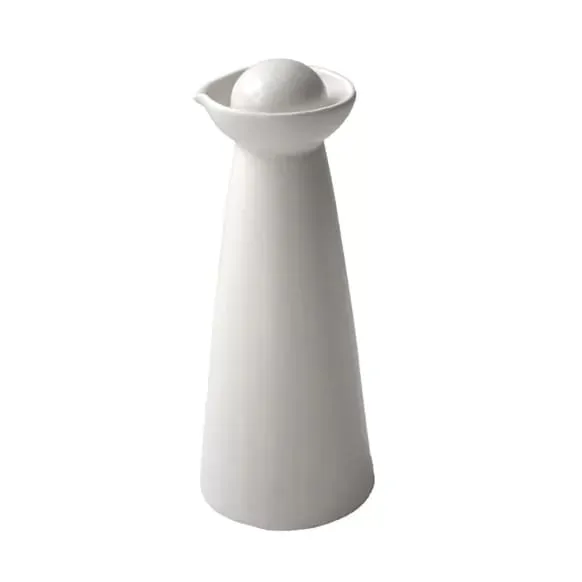 Carafe en céramique artisanale blanche