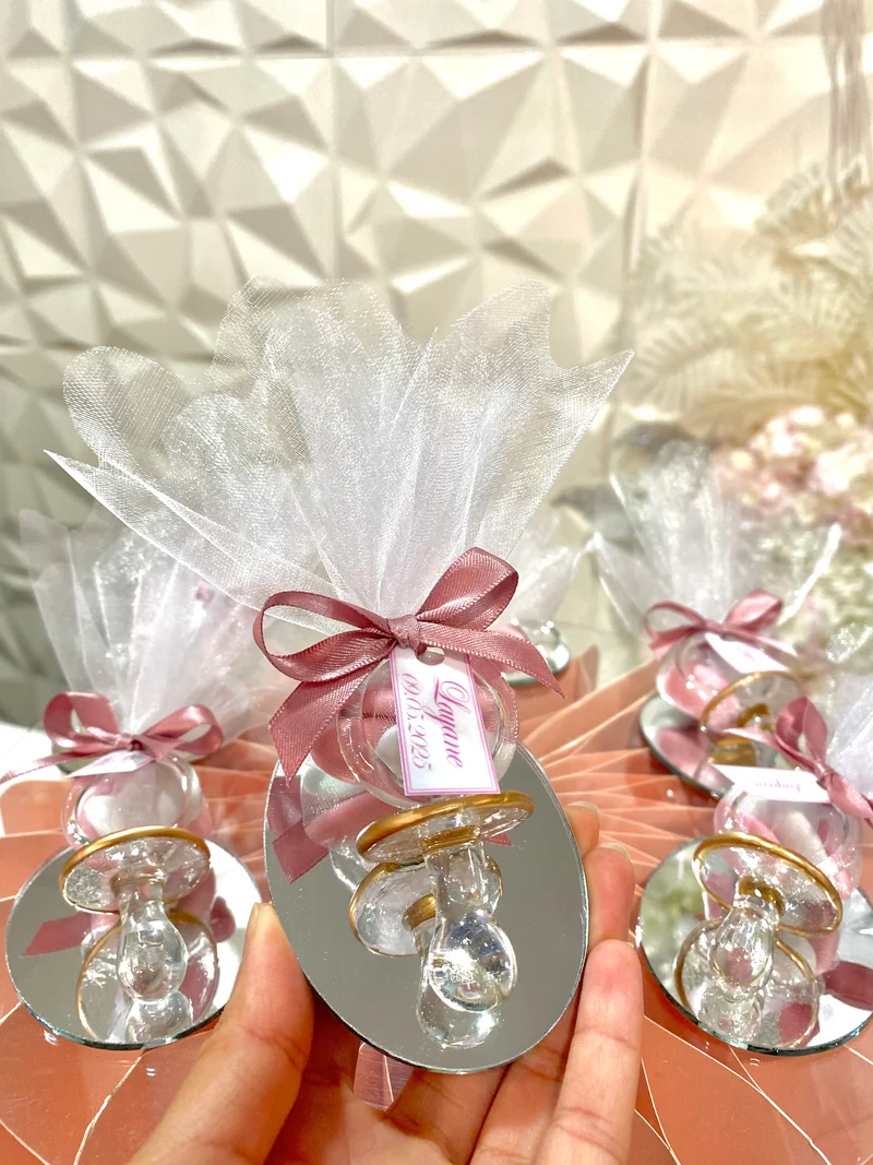 Tétine en verre sur miroir avec tulle garnie de dragées | cadeaux invités | baptême | naissance