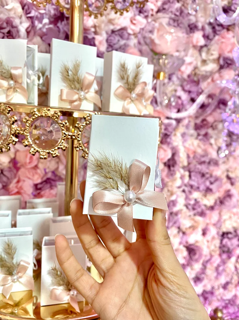 NOUVEAUTÉ Pampa Box blanche avec dragées | cadeaux invités | mariage | baptême