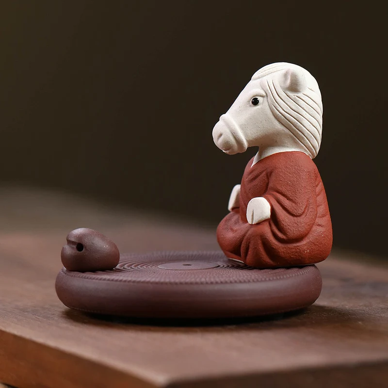 Mascottes de thé chevale zen en argile