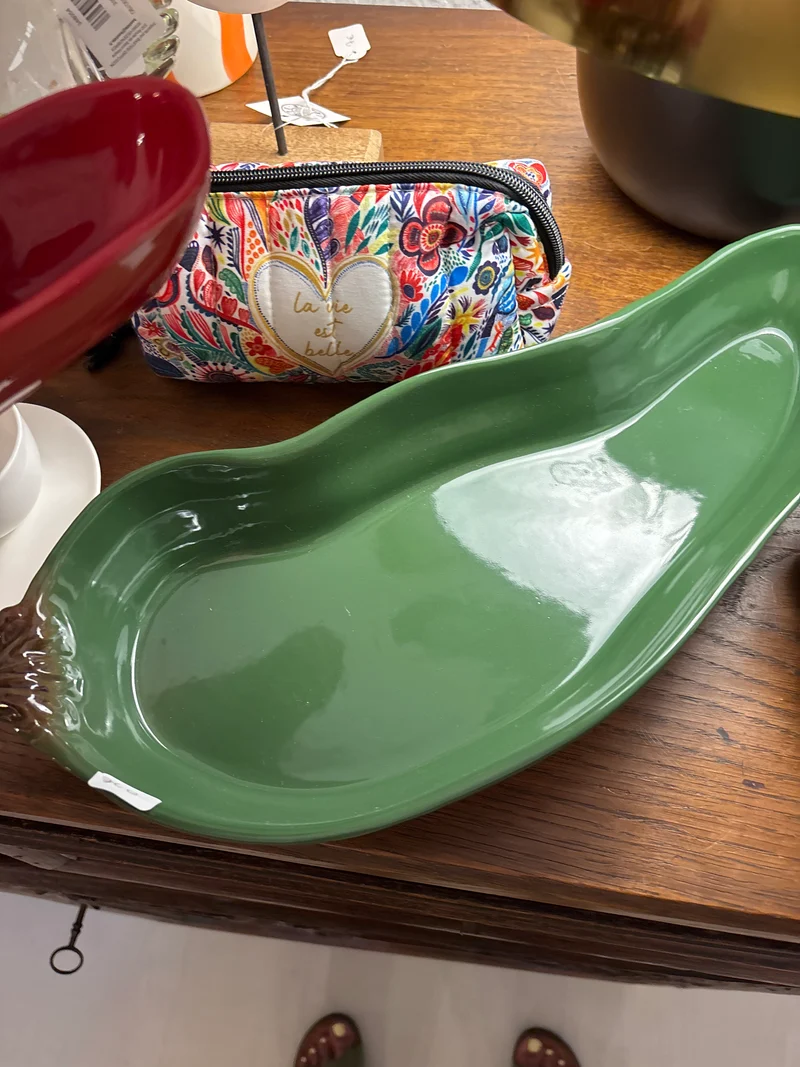Plat poivron vert grand modèle