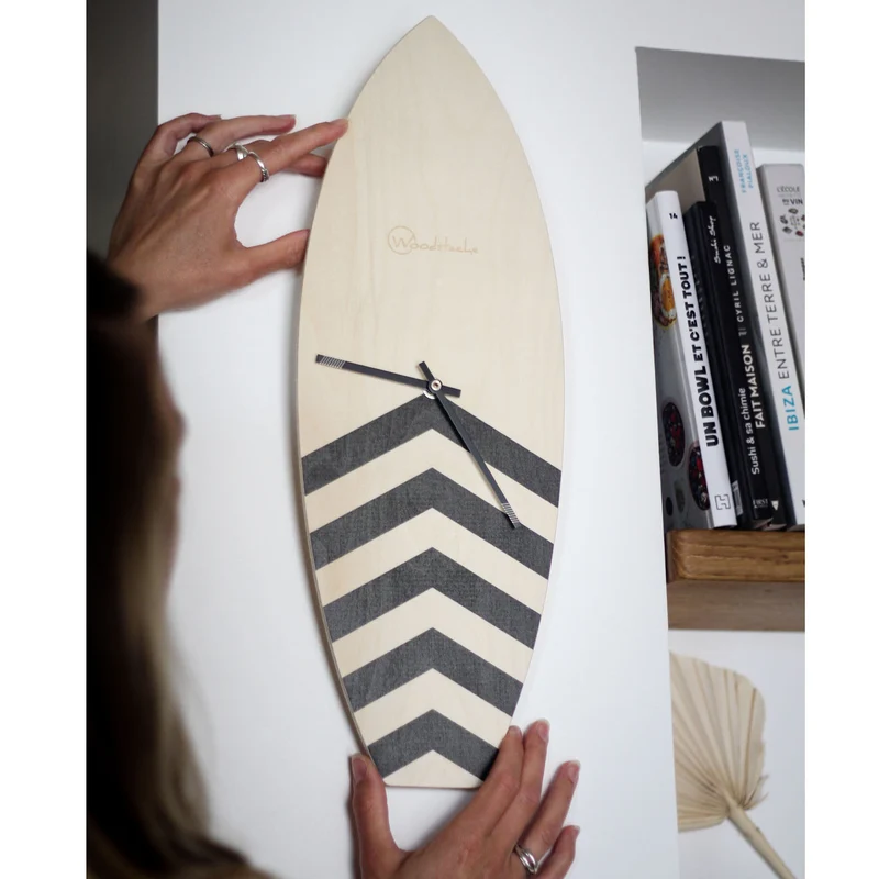 Horloge Surf en Bois REEF BLACK - Horloge Murale Design Noir Made in France