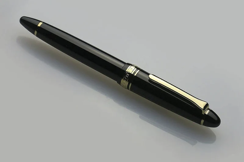 Sailor Fountain Pen Profit Casual Black with Gold Trim Zoom Nib 11-0570-720